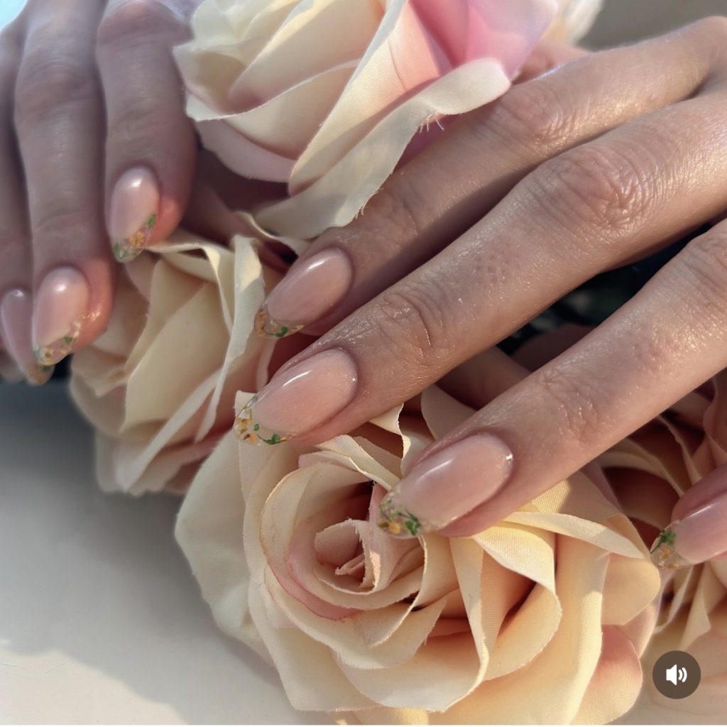 Floral nails by Rebecca Orme